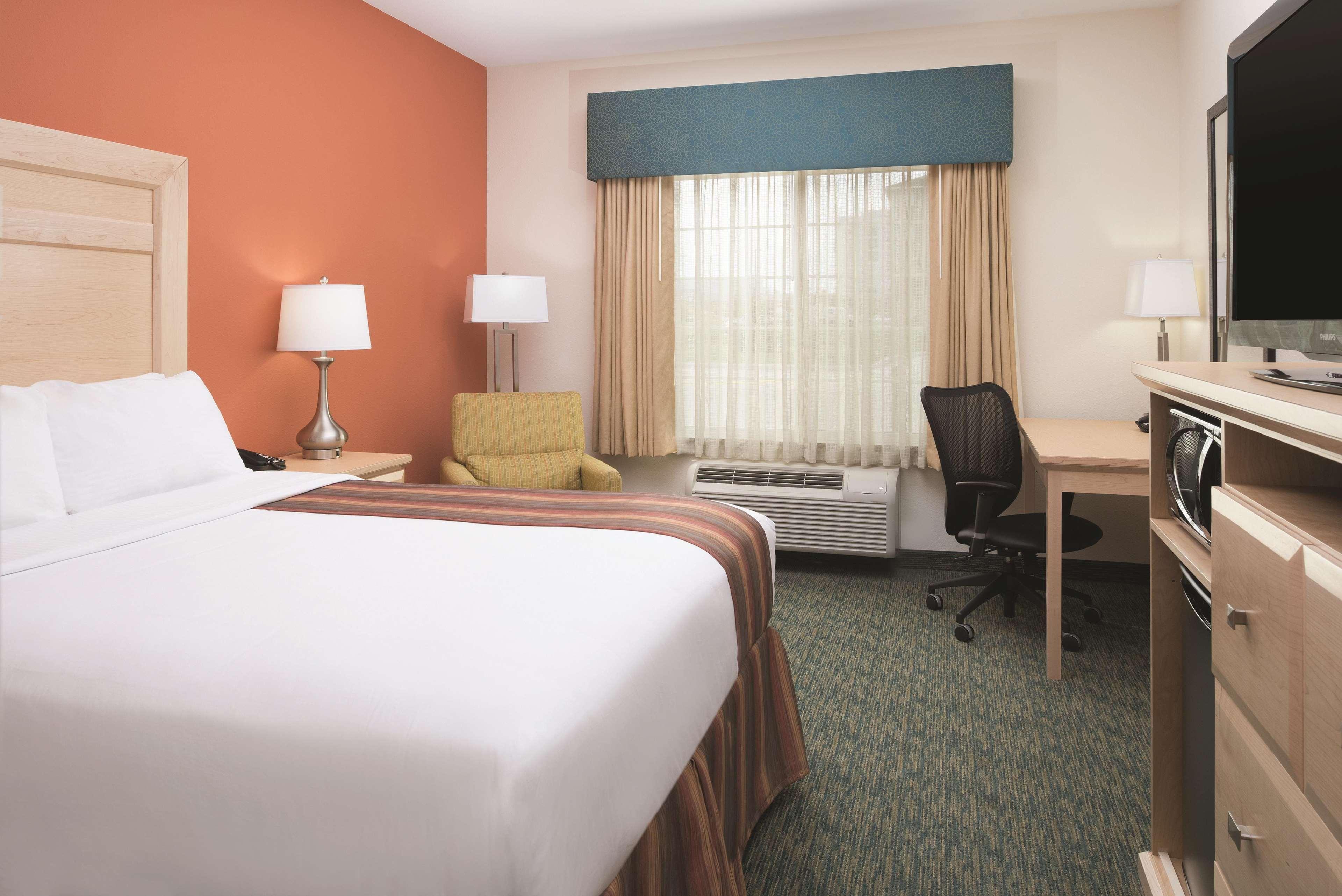 La Quinta By Wyndham Grand Forks Ξενοδοχείο Εξωτερικό φωτογραφία