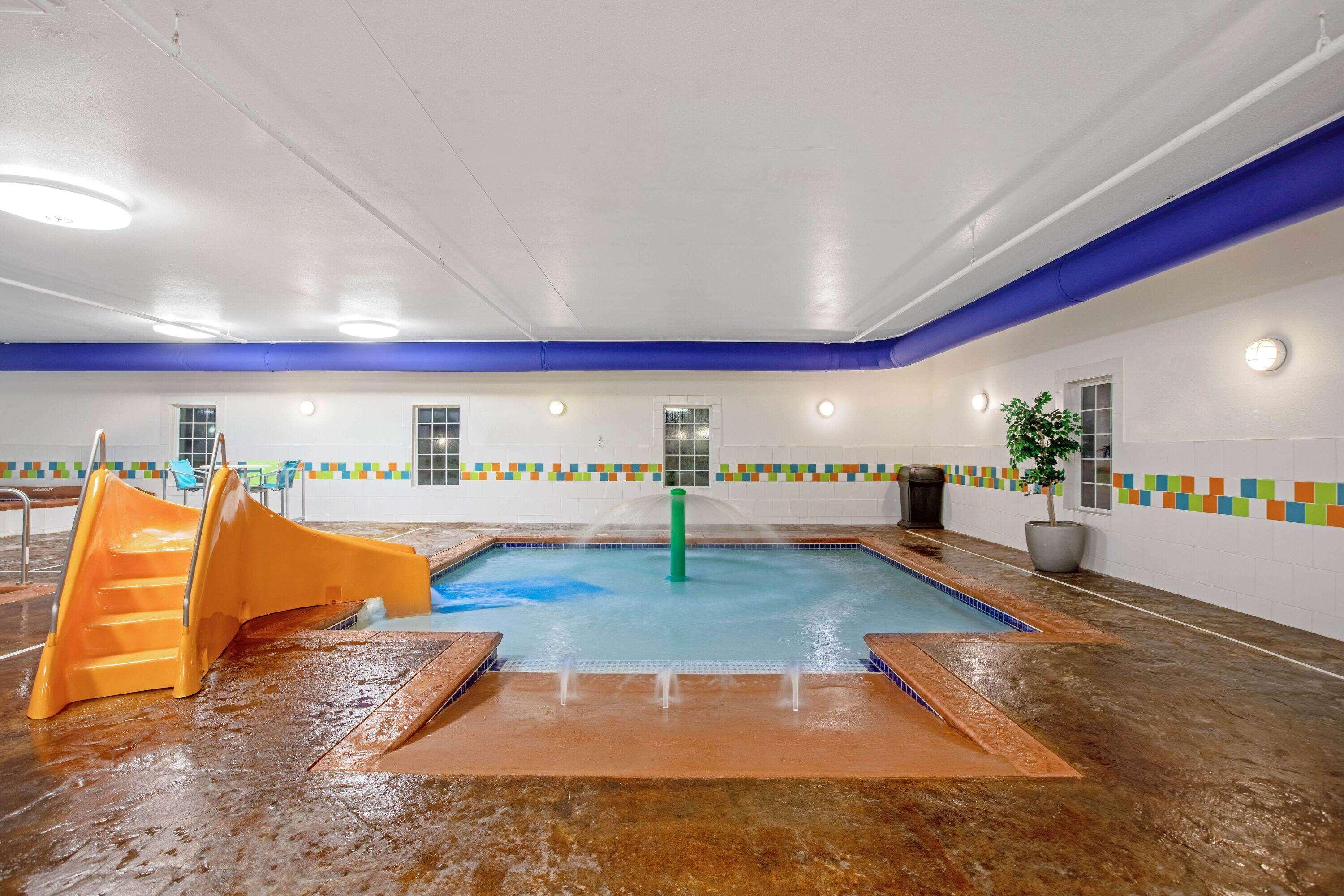 La Quinta By Wyndham Grand Forks Ξενοδοχείο Εξωτερικό φωτογραφία